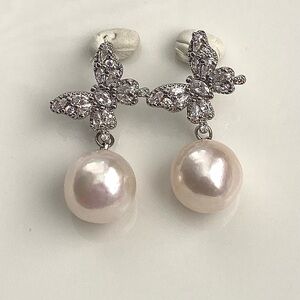 E125-Handmade High Quality S925 Eound Edison Pearl Butterfly Earring